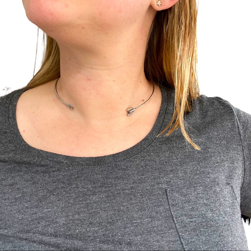 Arrow Choker-like Necklace